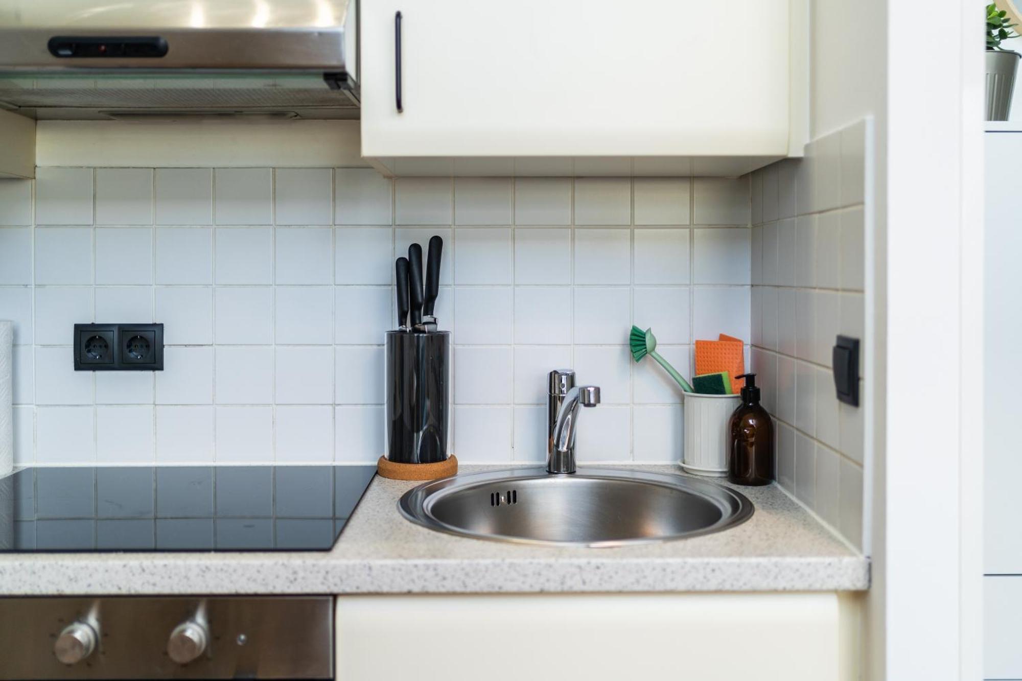 Myflat - Bright Near Station Appartement Wenen