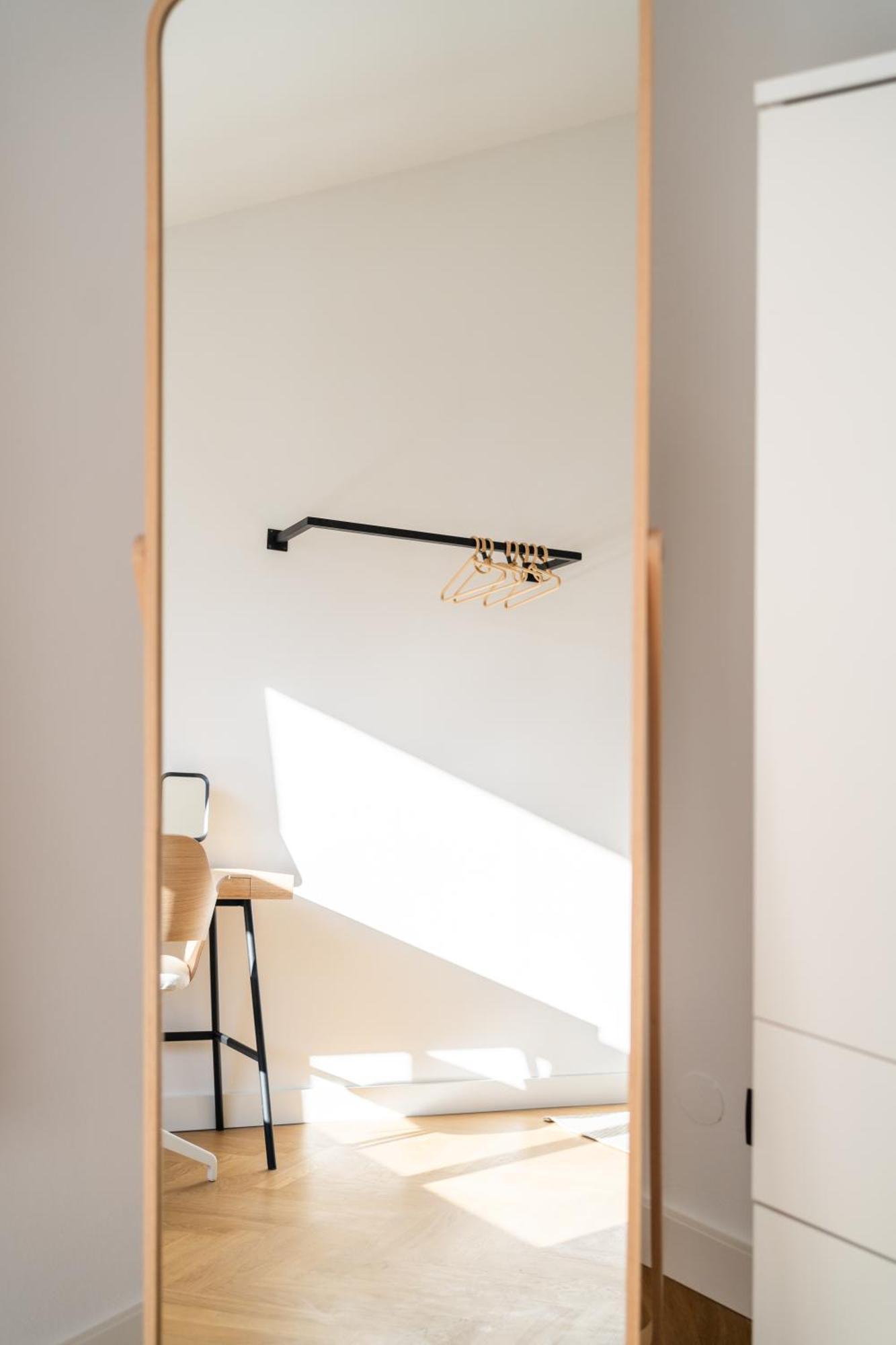 Myflat - Bright Near Station Appartement